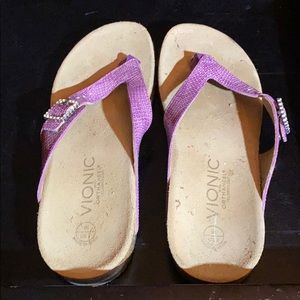 Purple Vionic sandals like new!